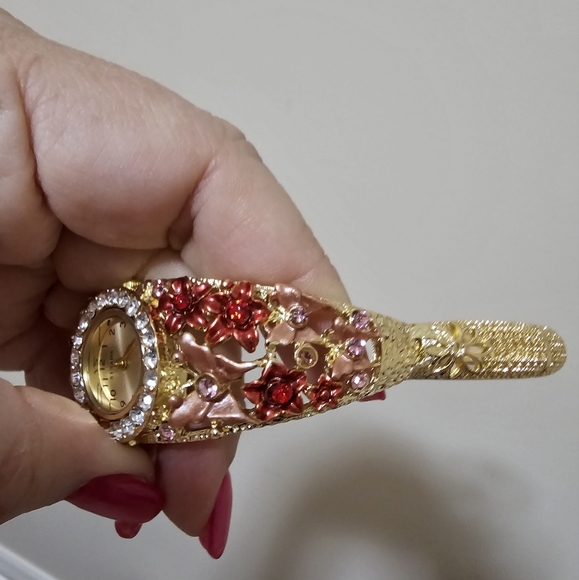 Strada Japanese Movement Fuchsia/ White Crystal Floral/ 🦋Pattern Bracelet ⌚️NWT - Picture 5 of 9
